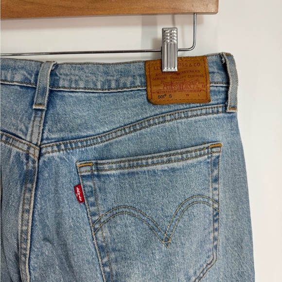 Levi’s Light Wash High Rise Skinny Leg Casual Denim Jeans - Picture 3 of 5